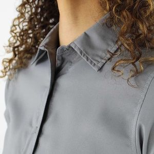 Club Ride:  WOMEN'S BANDARA SHIRT - STORM GREY